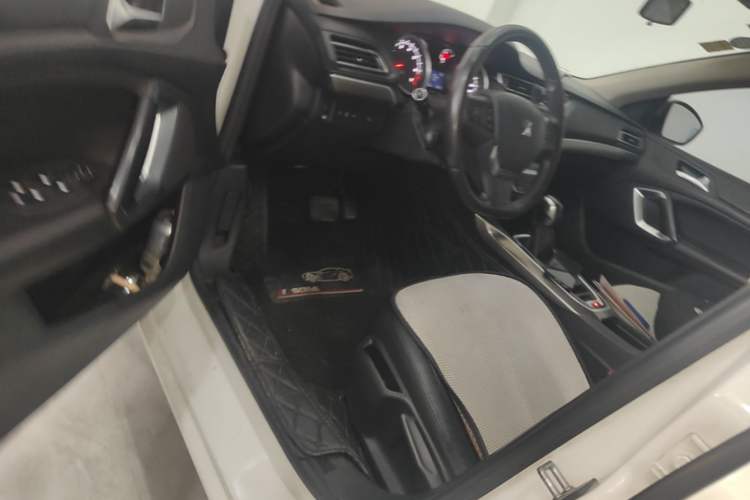 Used Peugeot 408 2014 1.8L Automatic Luxury Edition Driver Seat