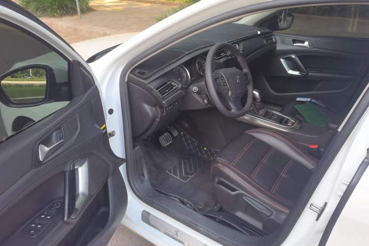 Used Peugeot 408 2014 1.8L Automatic Luxury Edition Driver Seat