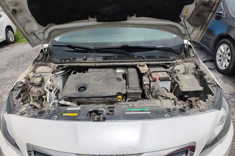 Used Peugeot 408 2014 1.8L Automatic Luxury Edition Engine Bay