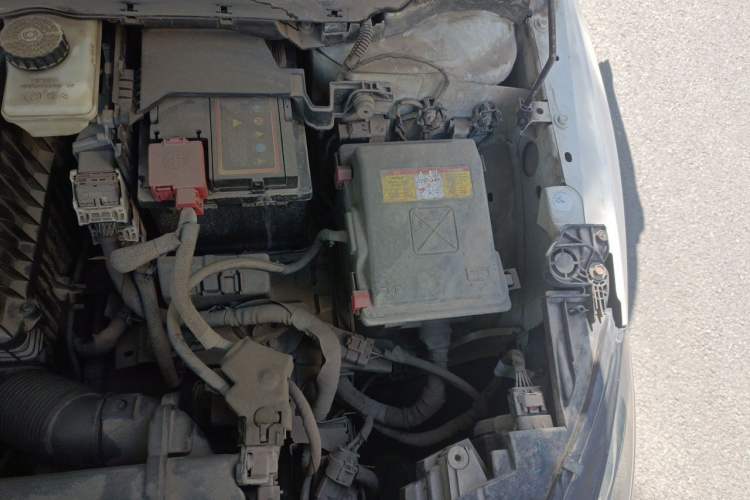 Used Peugeot 408 2014 1.8L Automatic Luxury Edition Engine Bay Left