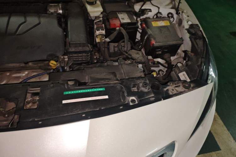 Used Peugeot 408 2014 1.8L Automatic Luxury Edition Engine Bay Left