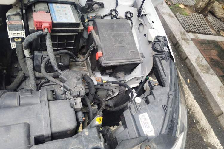 Used Peugeot 408 2014 1.8L Automatic Luxury Edition Engine Bay Left