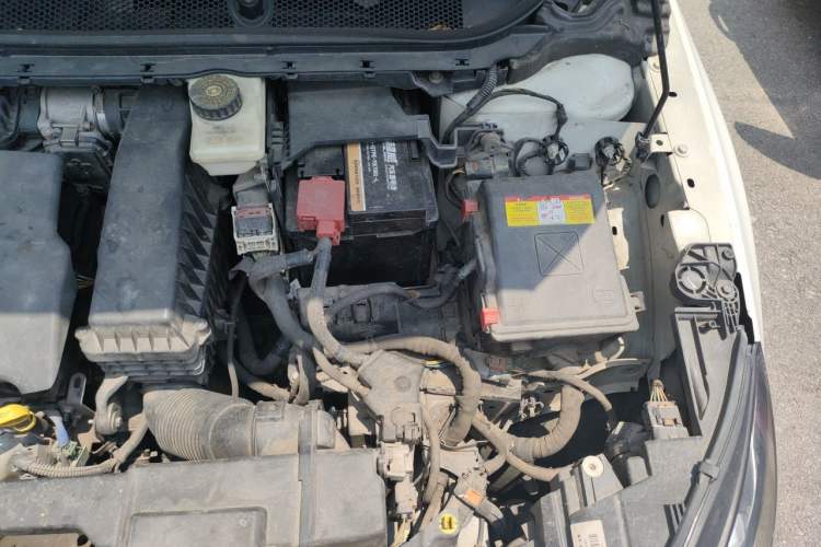 Used Peugeot 408 2014 1.8L Manual Leading Edition Engine Bay Left