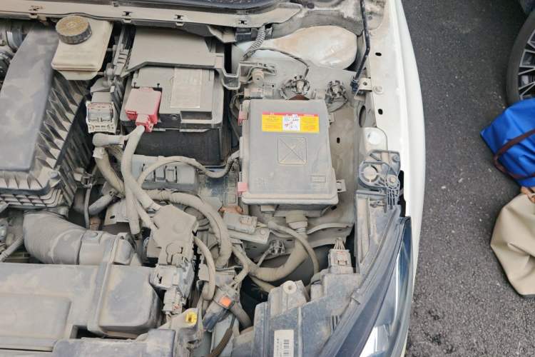Used Peugeot 408 2014 1.8L Automatic Leading Edition Engine Bay Left