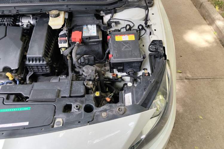 Used Peugeot 408 2014 1.8L Automatic Luxury Edition Engine Bay Left