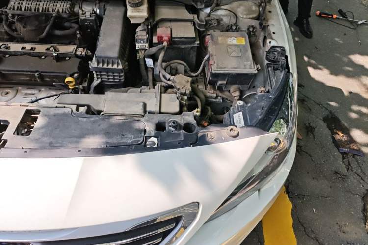 Used Peugeot 408 2014 1.8L Automatic Luxury Edition Engine Bay Left
