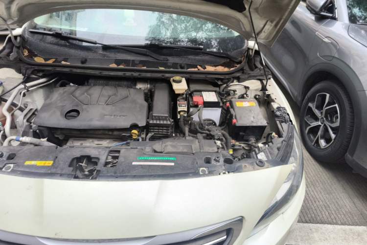 Used Peugeot 408 2014 1.8L Automatic Luxury Edition Engine Bay Left