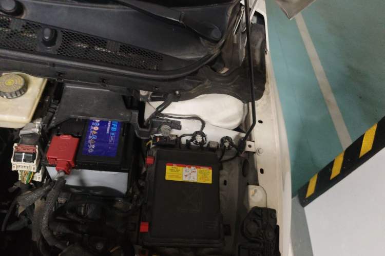 Used Peugeot 408 2014 1.8L Automatic Luxury Edition Engine Bay Left