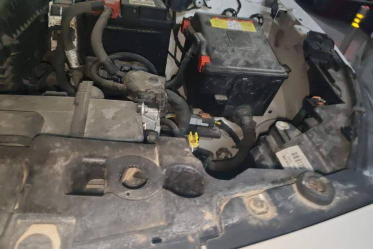 Used Peugeot 408 2014 1.8L Automatic Luxury Edition Engine Bay Left