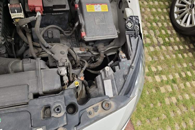 Used Peugeot 408 2014 1.8L Automatic Luxury Edition Engine Bay Left