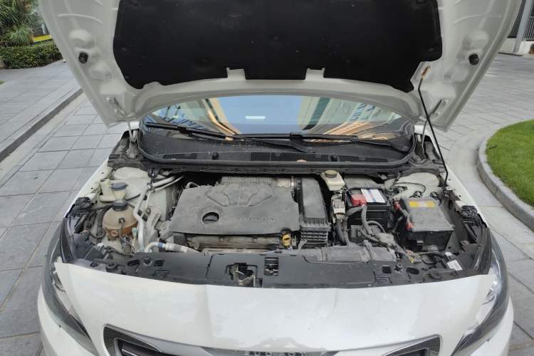Used Peugeot 408 2014 1.8L Automatic Luxury Edition Engine Bay