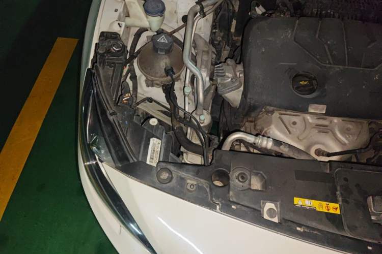 Used Peugeot 408 2014 1.8L Automatic Luxury Edition Engine Bay Right
