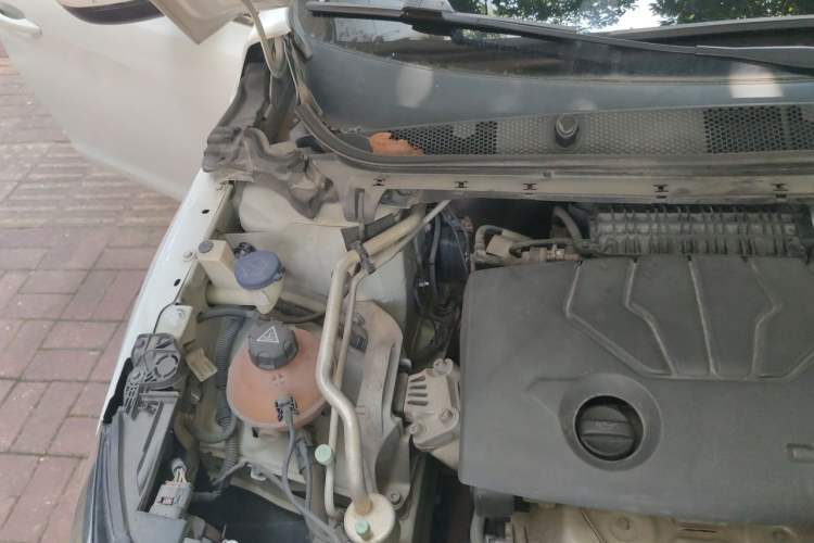 Used Peugeot 408 2014 1.8L Automatic Luxury Edition Engine Bay Right
