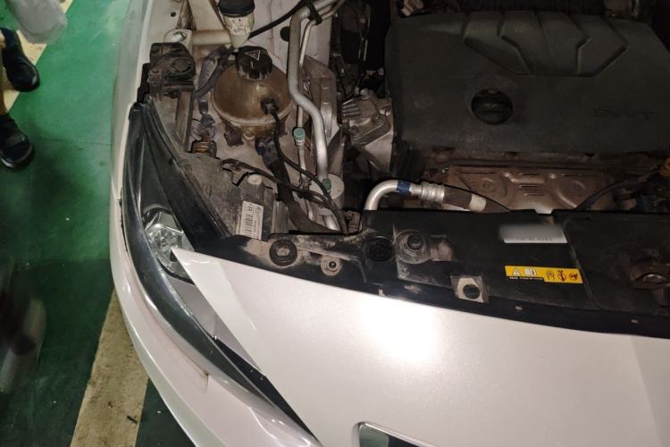 Used Peugeot 408 2014 1.8L Automatic Luxury Edition Engine Bay Right