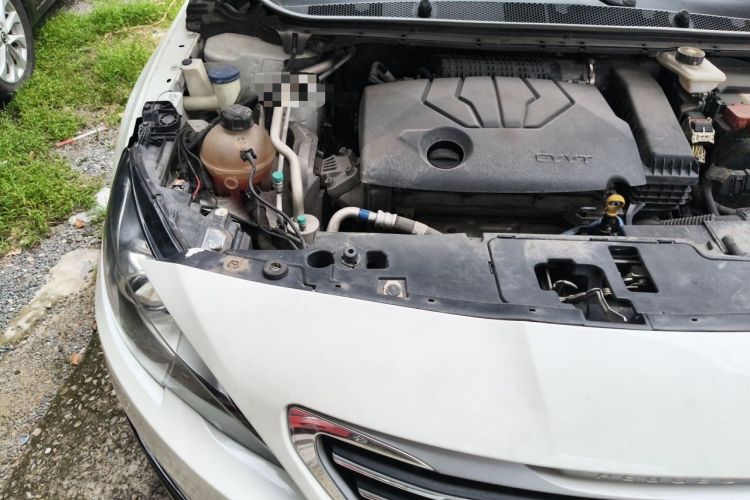 Used Peugeot 408 2014 1.8L Automatic Luxury Edition Engine Bay Right