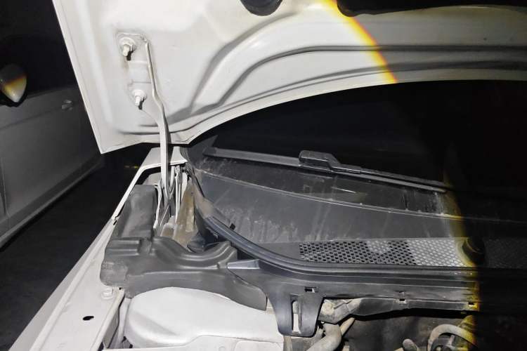Used Peugeot 408 2014 1.8L Automatic Luxury Edition Engine Bay Right