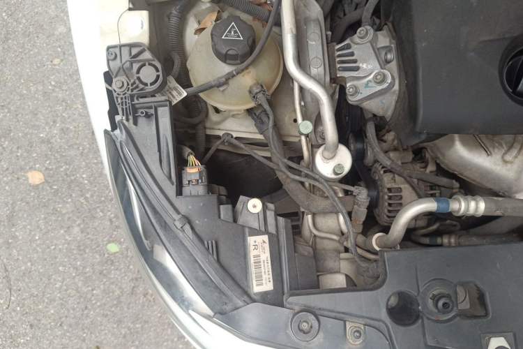 Used Peugeot 408 2014 1.8L Automatic Luxury Edition Engine Bay Right