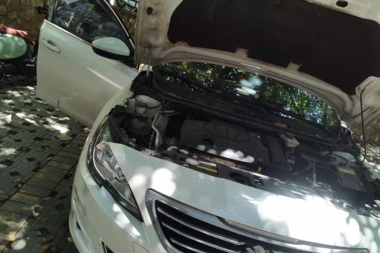 Used Peugeot 408 2014 1.8L Automatic Luxury Edition Engine Bay Right