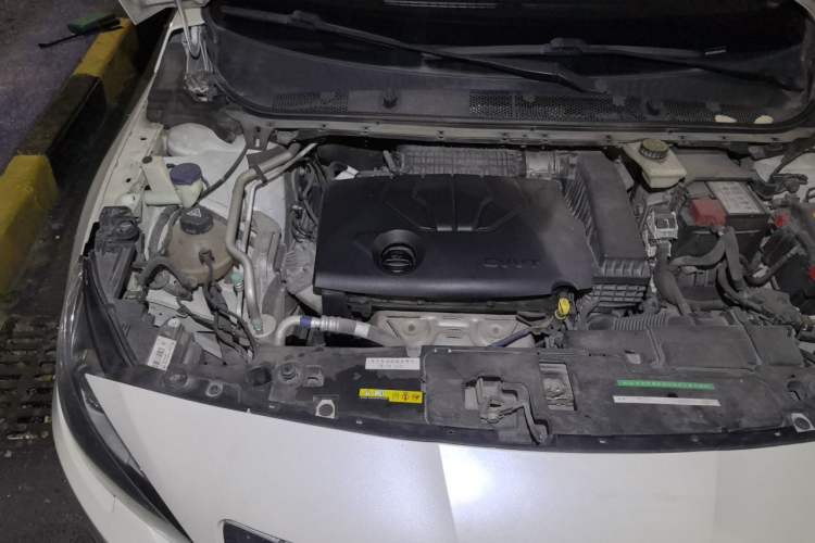 Used Peugeot 408 2014 1.8L Automatic Luxury Edition Engine Bay Right