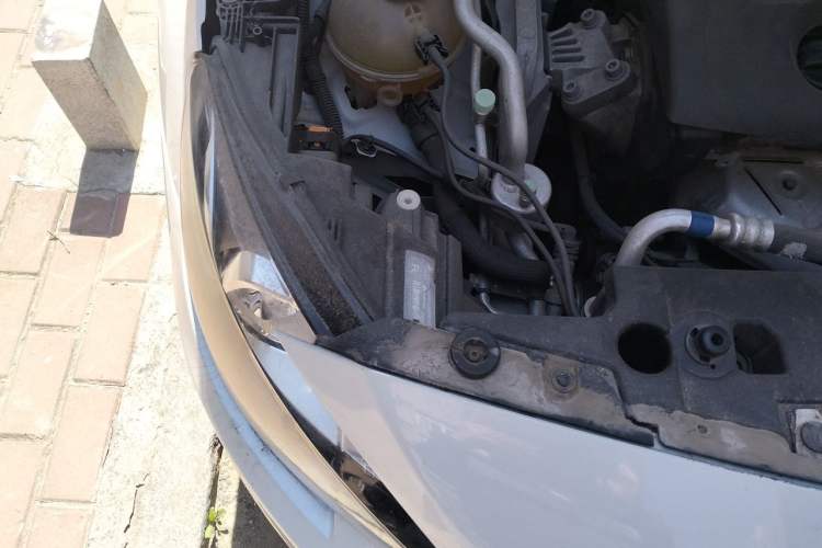 Used Peugeot 408 2014 1.8L Automatic Luxury Edition Engine Bay Right