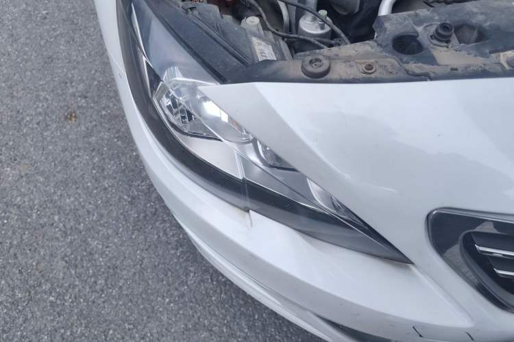 Used Peugeot 408 2014 1.8L Automatic Luxury Edition Engine Bay Right