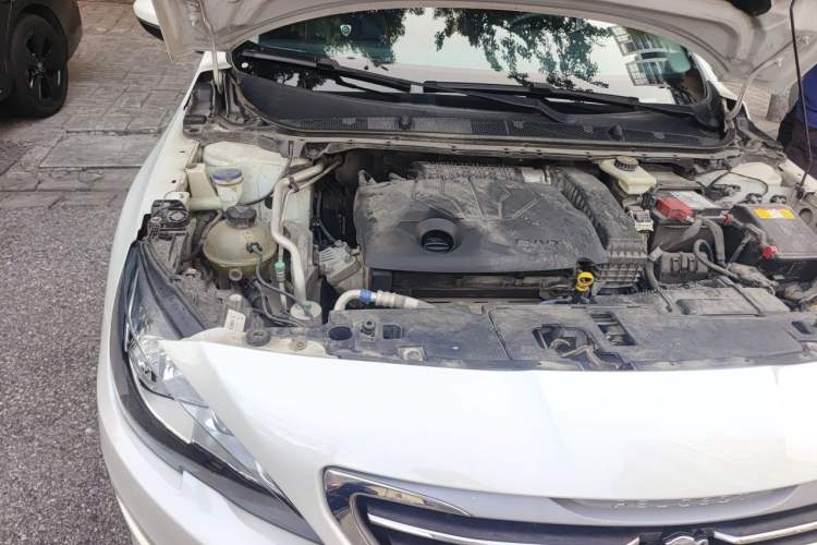 Used Peugeot 408 2014 1.8L Automatic Luxury Edition Engine Bay Right