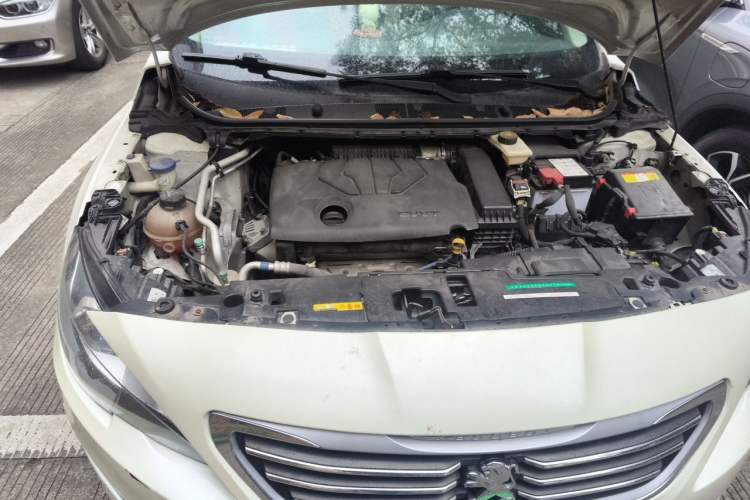 Used Peugeot 408 2014 1.8L Automatic Luxury Edition Engine Bay Right