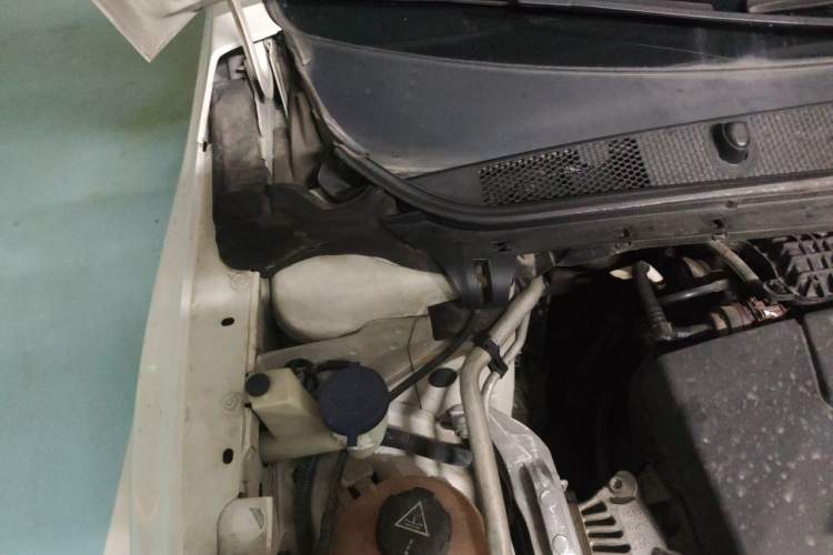 Used Peugeot 408 2014 1.8L Automatic Luxury Edition Engine Bay Right