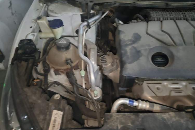 Used Peugeot 408 2014 1.8L Automatic Luxury Edition Engine Bay Right
