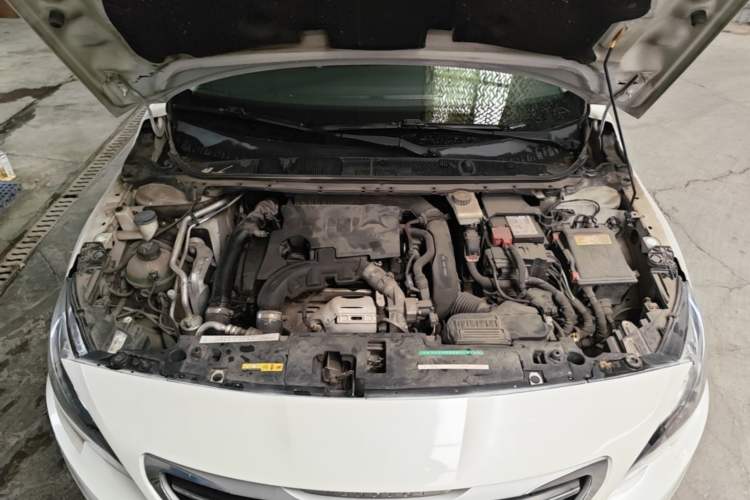 Used Peugeot 408 2014 1.6T Automatic Prestige Edition Engine Bay