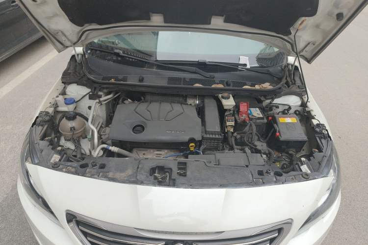 Used Peugeot 408 2014 1.8L Automatic Luxury Edition Engine Bay