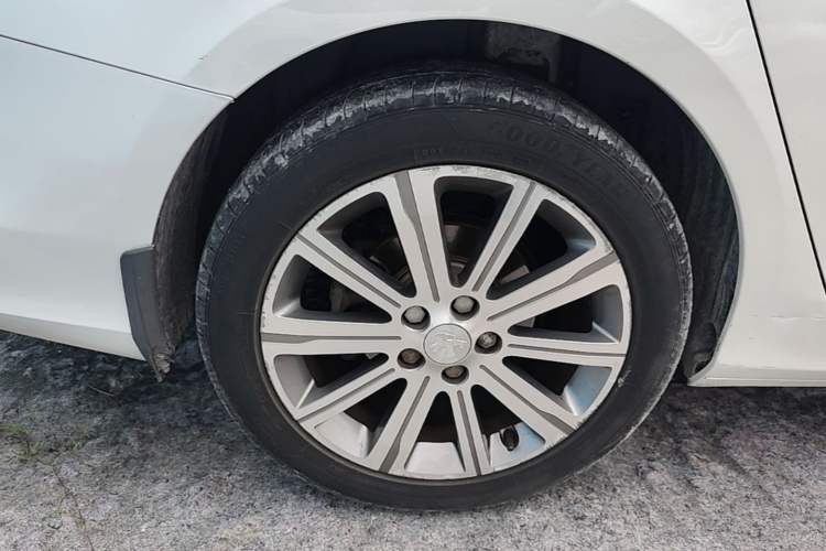 Used Peugeot 408 2014 1.8L Automatic Luxury Edition Exterior 5