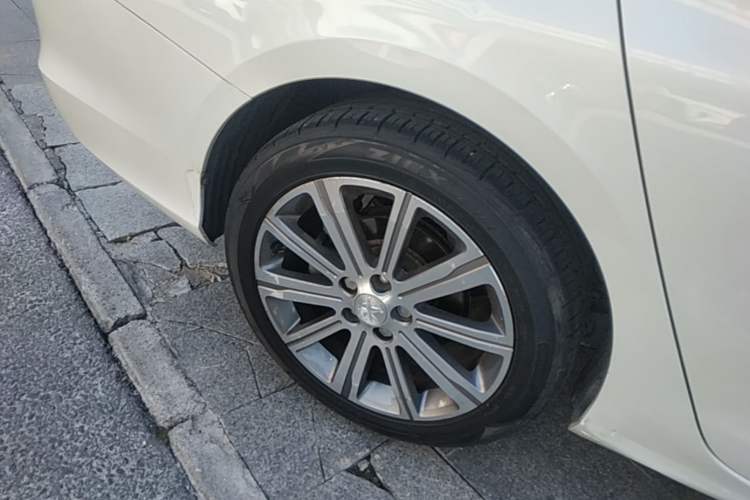 Used Peugeot 408 2014 1.8L Automatic Luxury Edition Exterior 5