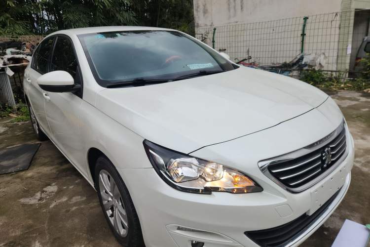 Used Peugeot 408 2014 1.8L Manual Leading Edition Front Right 45 Deg