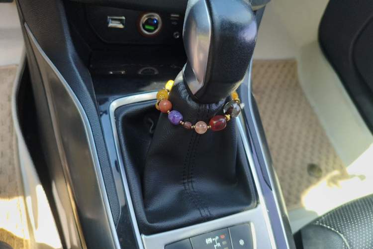 Used Peugeot 408 2014 1.8L Automatic Luxury Edition Gear Lever