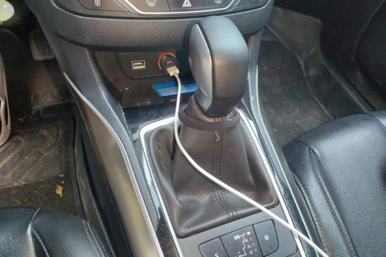 Used Peugeot 408 2014 1.8L Automatic Luxury Edition Gear Lever
