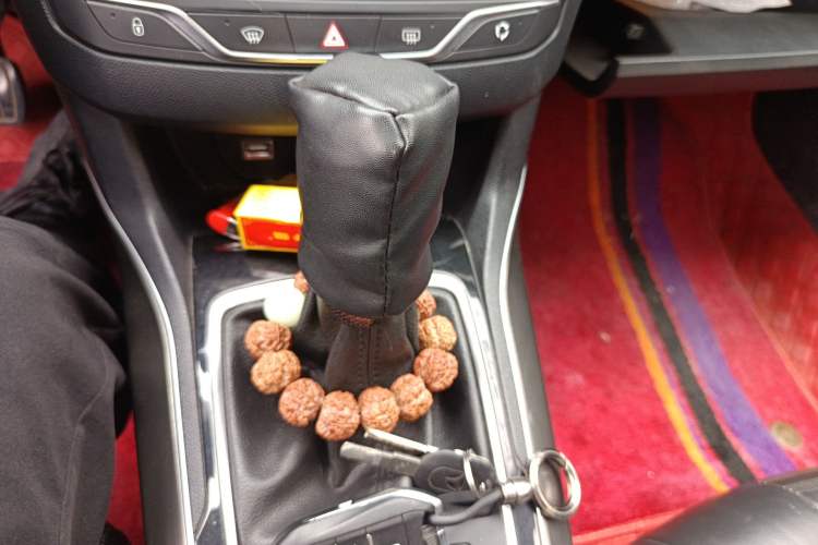 Used Peugeot 408 2014 1.6T Automatic Supreme Edition Gear Lever