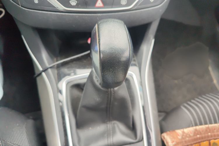 Used Peugeot 408 2014 1.8L Automatic Luxury Edition Gear Lever