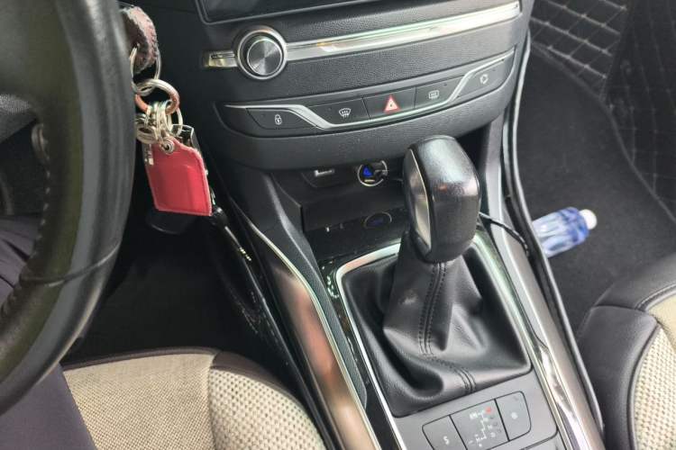 Used Peugeot 408 2014 1.8L Automatic Luxury Edition Gear Lever