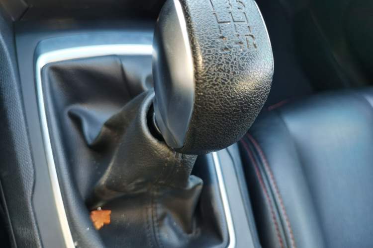 Used Peugeot 408 2014 1.8L Manual Leading Edition Gear Lever