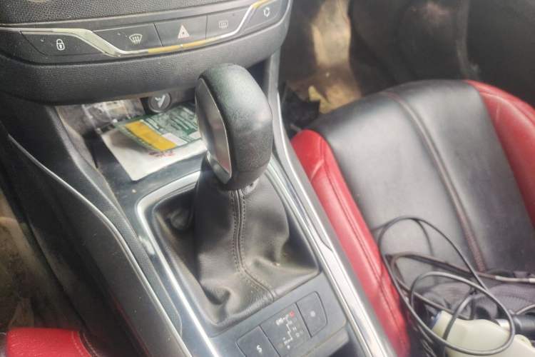 Used Peugeot 408 2014 1.8L Automatic Luxury Edition Gear Lever