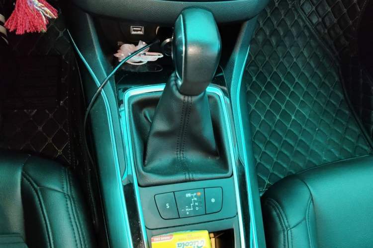 Used Peugeot 408 2014 1.8L Automatic Luxury Edition Gear Lever