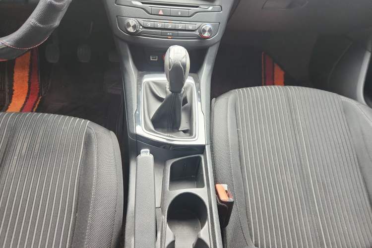 Used Peugeot 408 2014 1.8L Manual Leading Edition Gear Lever