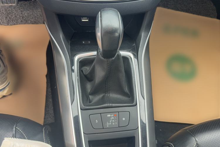 Used Peugeot 408 2014 1.8L Automatic Luxury Edition Gear Lever