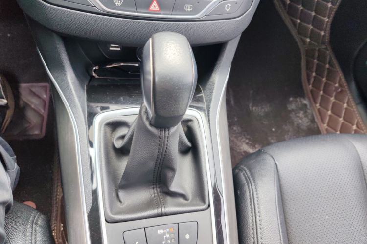 Used Peugeot 408 2014 1.8L Automatic Luxury Edition Gear Lever
