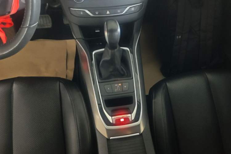 Used Peugeot 408 2014 1.8L Automatic Luxury Edition Gear Lever