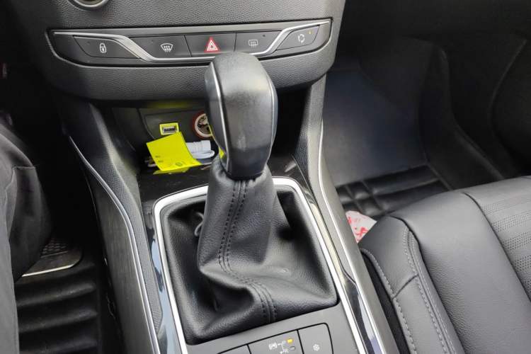 Used Peugeot 408 2014 1.6T Automatic Prestige Edition Gear Lever