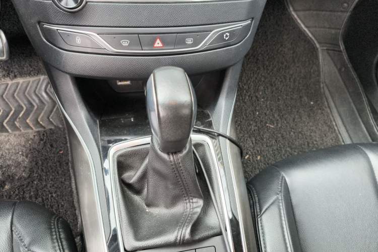 Used Peugeot 408 2014 1.8L Automatic Luxury Edition Gear Lever