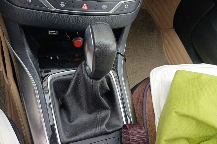 Used Peugeot 408 2014 1.8L Automatic Luxury Edition Gear Lever
