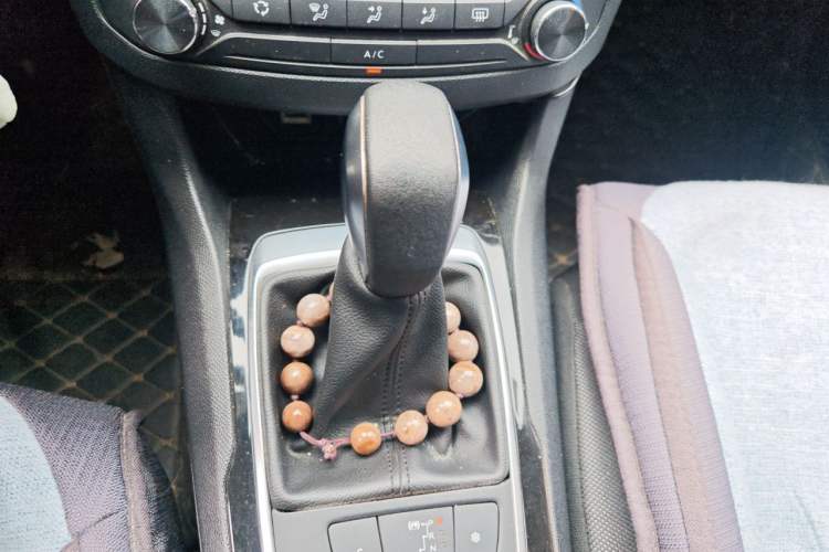Used Peugeot 408 2014 1.8L Automatic Leading Edition Gear Lever